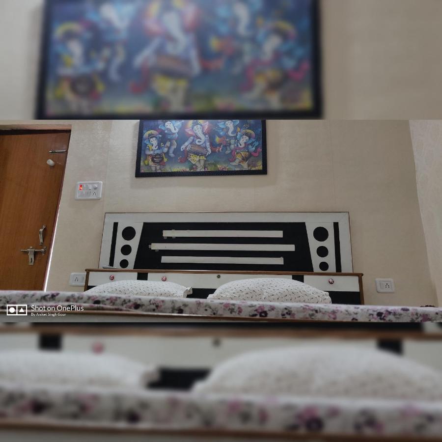Couple Friendly Hotel - Sunset Orchha Exterior photo