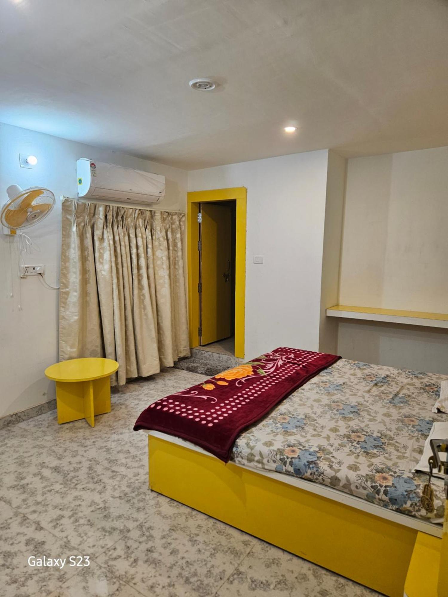 Couple Friendly Hotel - Sunset Orchha Exterior photo